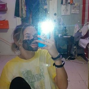 Meet your Posher, Jillian